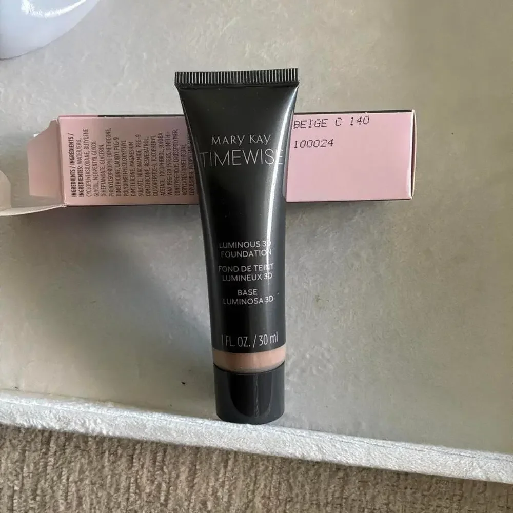Mary Kay TimeWise Luminous 3D Foundation in Beige C 140 NIB